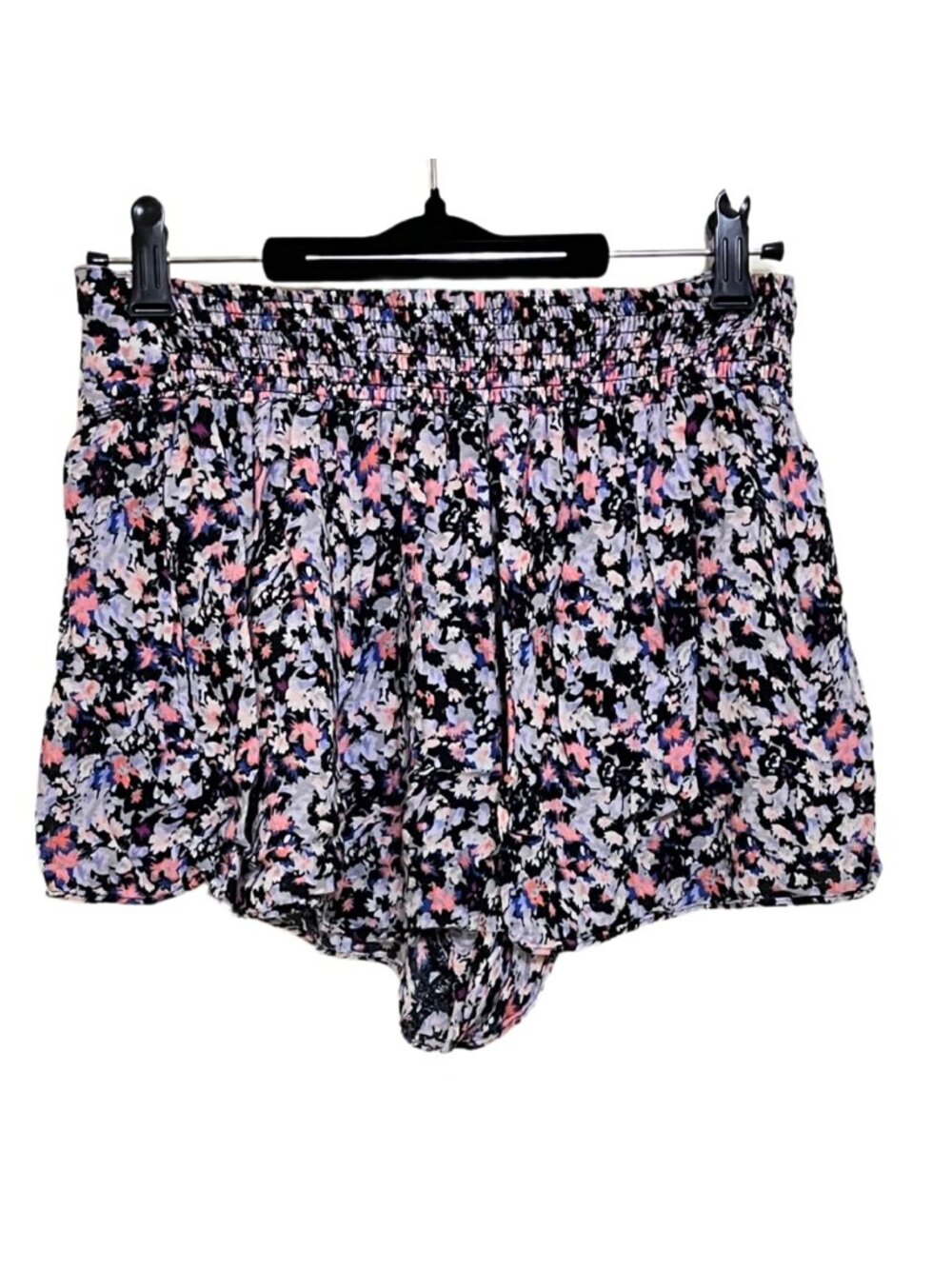 Floral Flowy Smocked Black, Blue, Pink Patterned Shorts – American Eagle, M